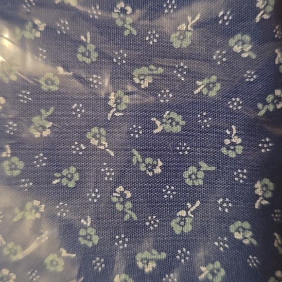 Van Heusen, short sleeved, button down, shirt - Picture 3 of 3